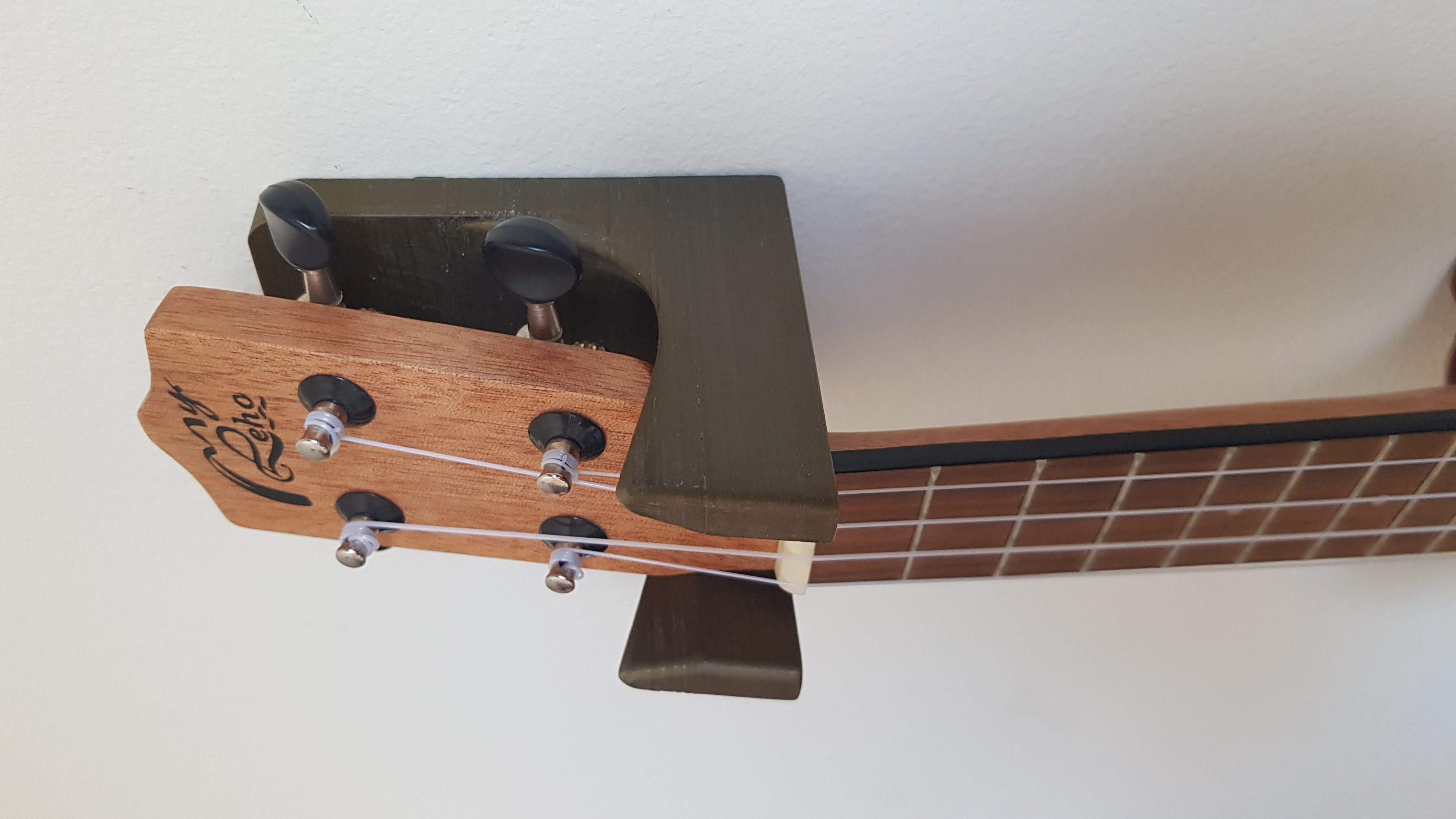 Giá Treo Tường Guitar & Ukulele