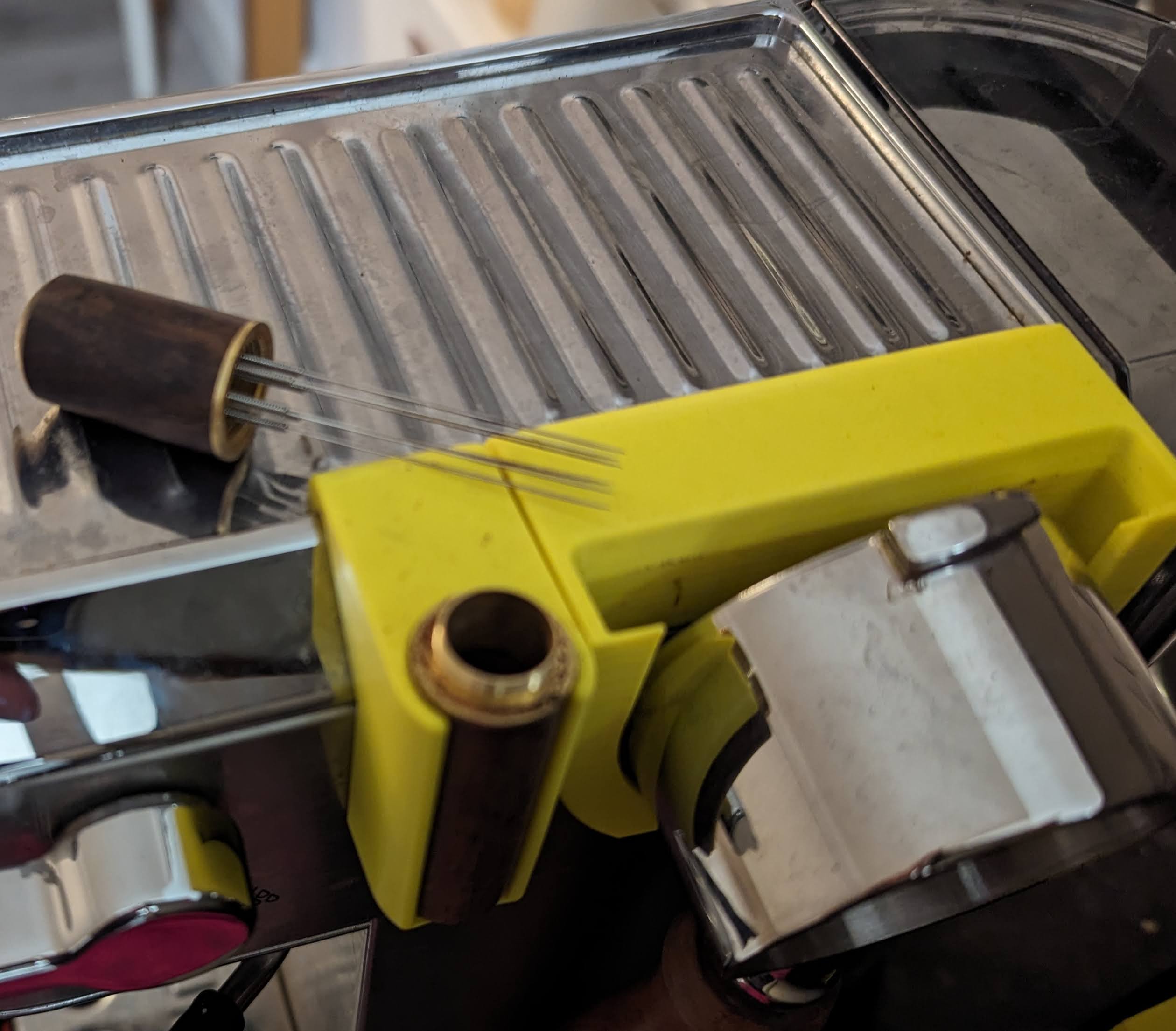 Kệ Giữ Dụng Cụ Phân Phối Cà Phê DeLonghi Dedica CDT