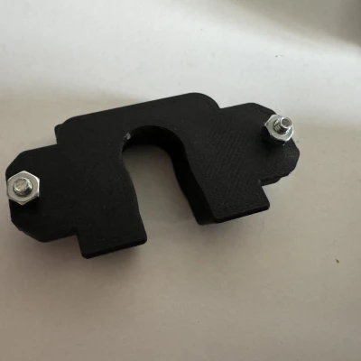 Kẹp cố định cốp xe Ford Fiesta/Focus