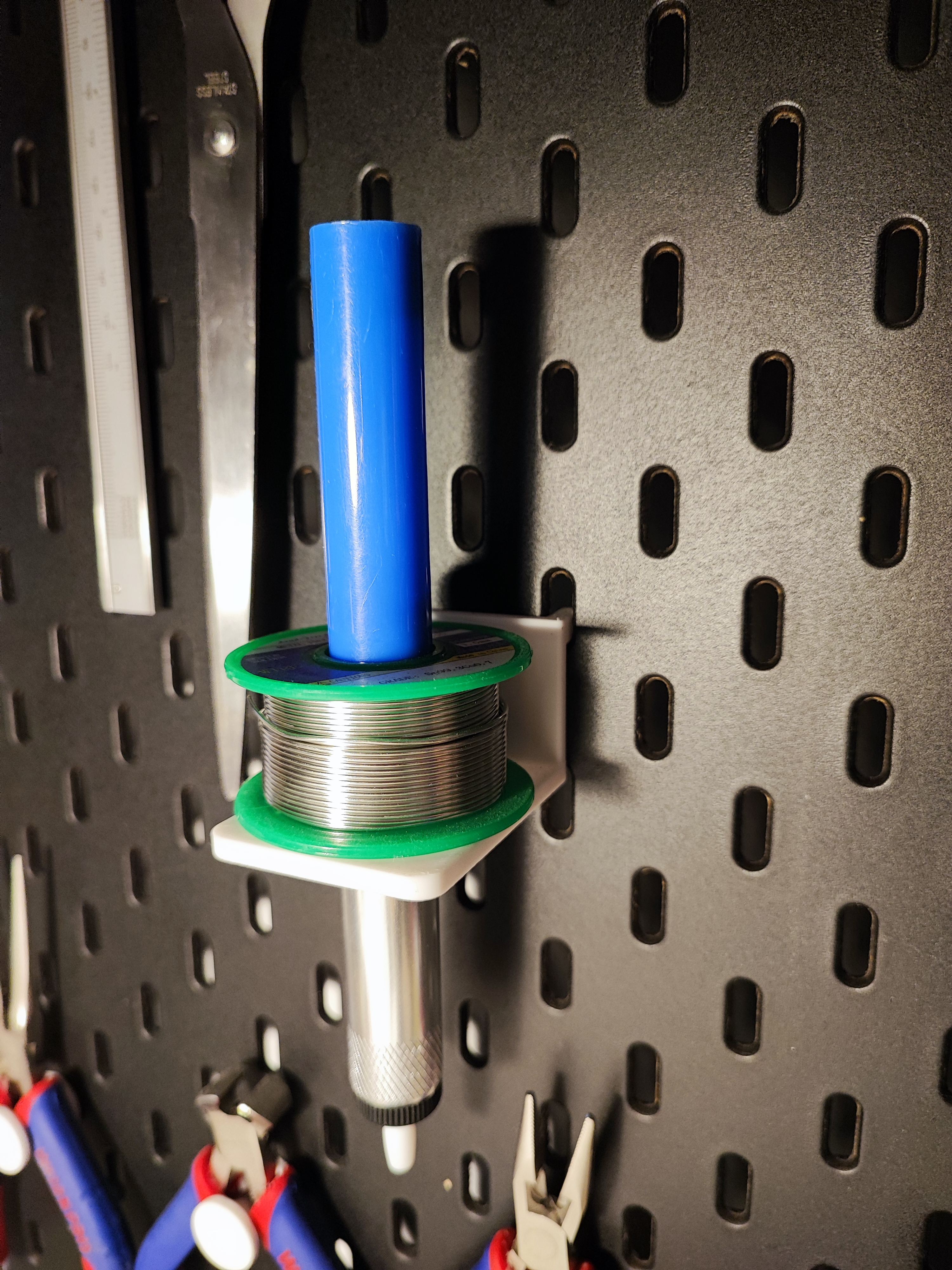 Giá đỡ máy hút thiếc & thiếc hàn Skadis