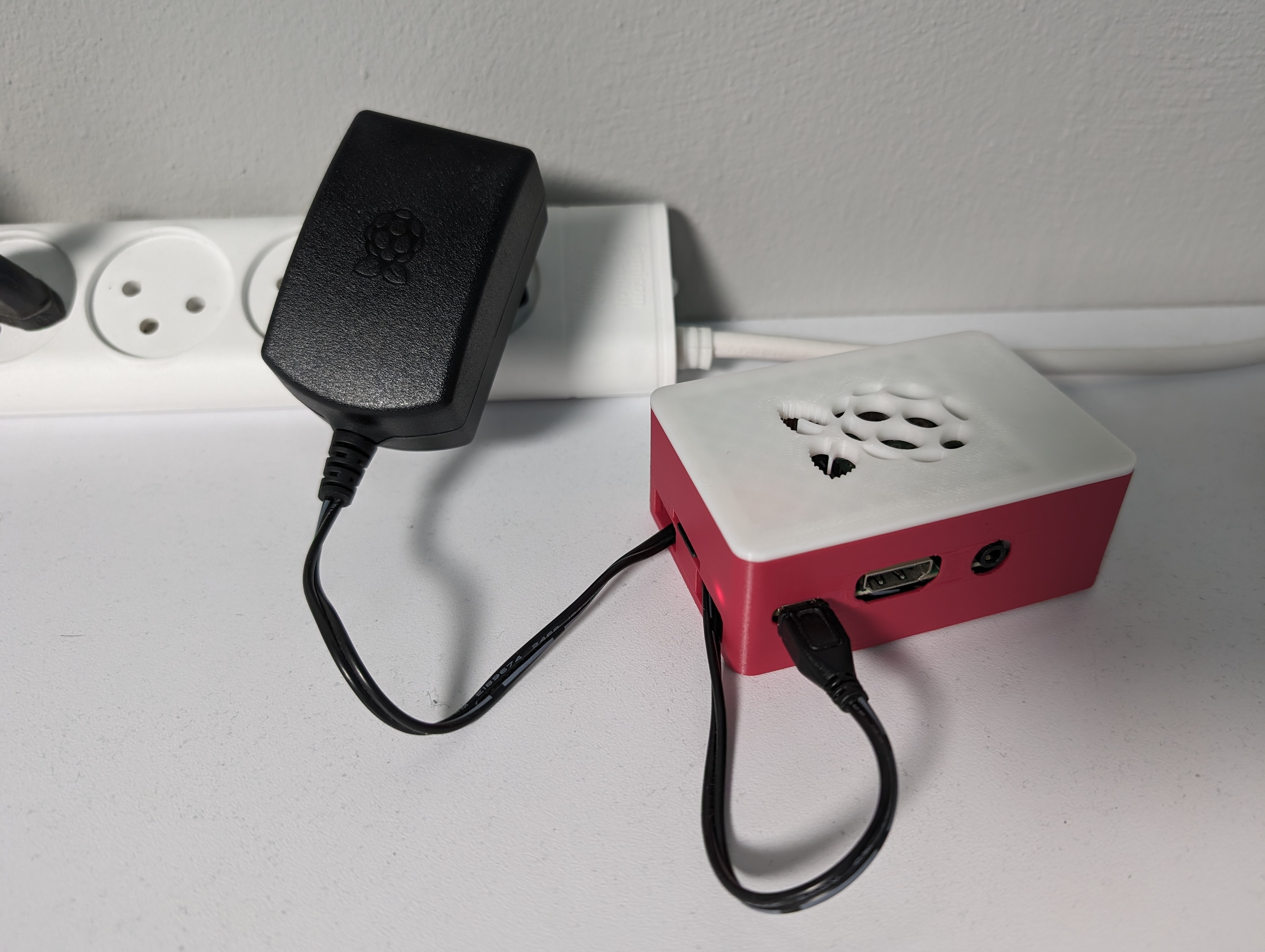 Vỏ Raspberry Pi 3 + Quản lý cáp