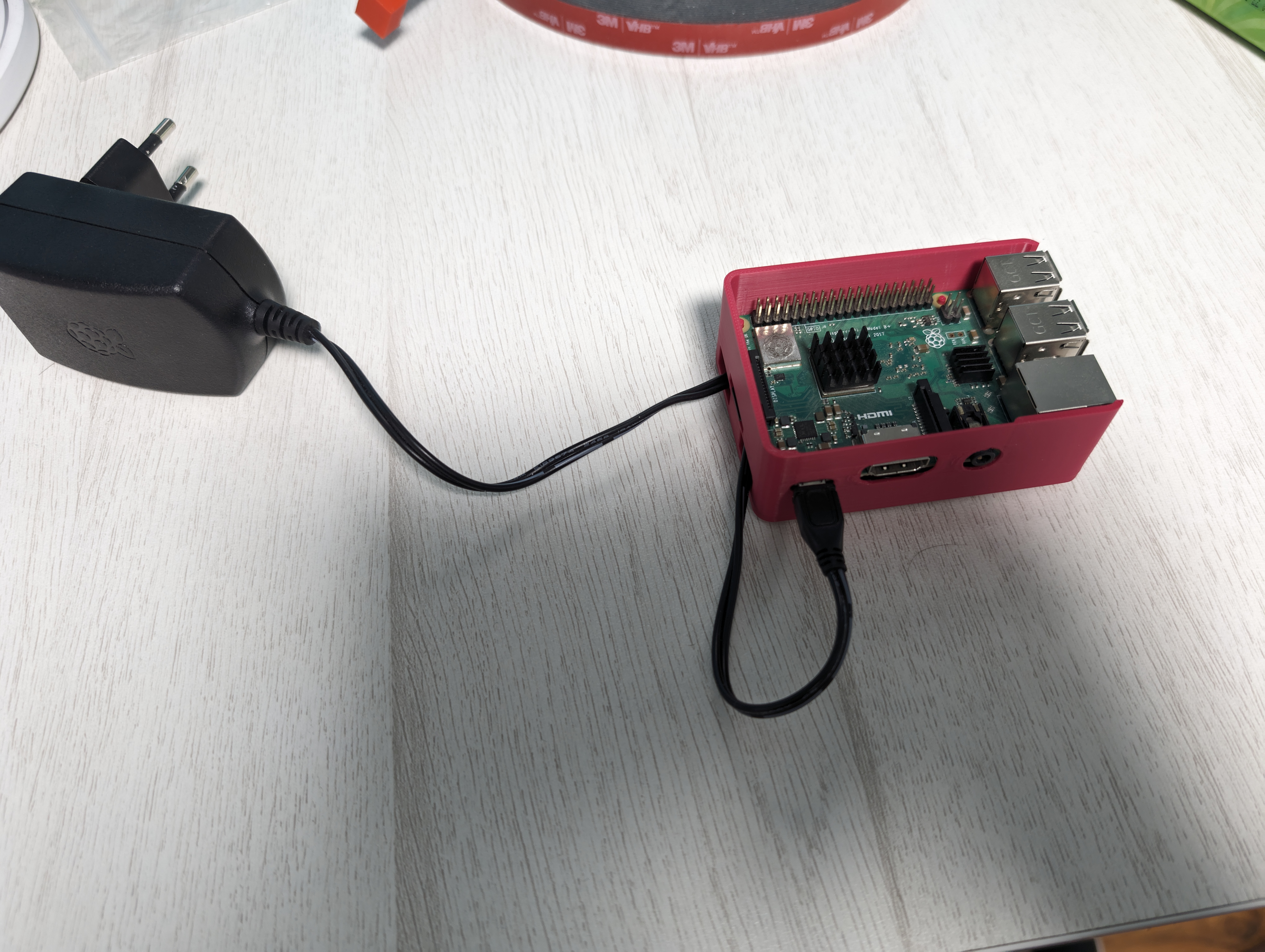 Vỏ Raspberry Pi 3 + Quản lý cáp