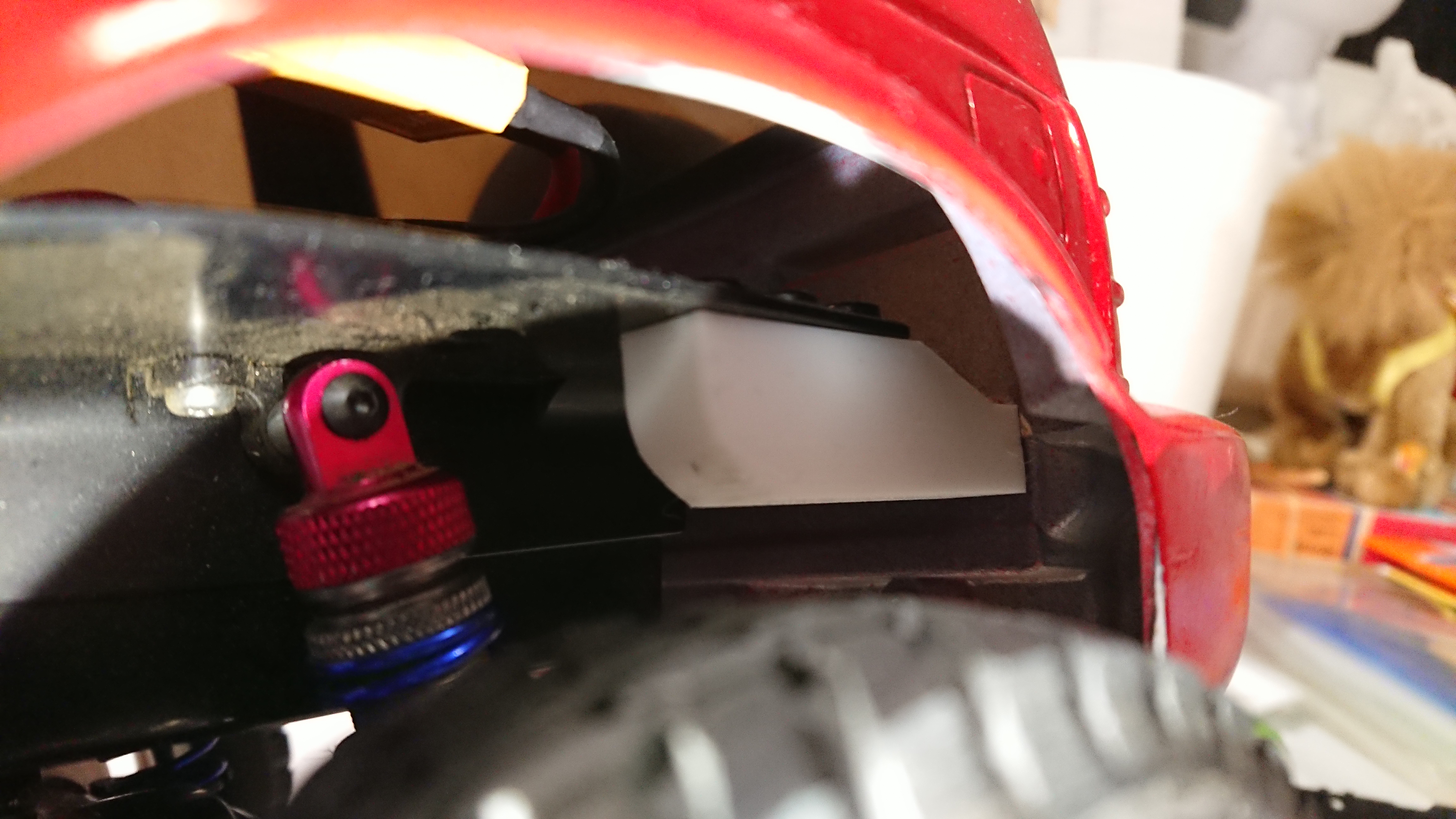 Tamiya CC-01 - Nâng cao thân xe