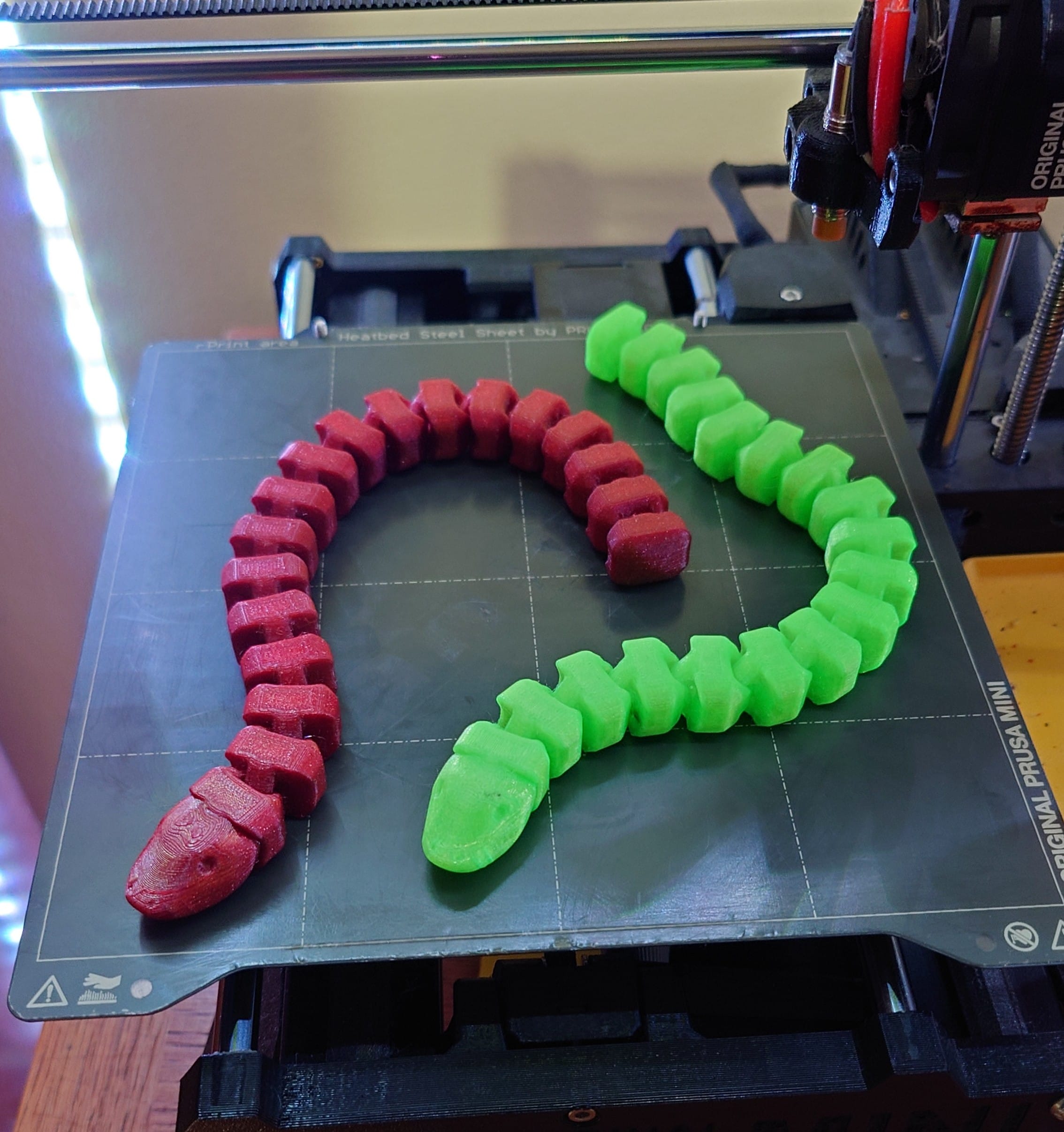 Rắn Khớp Nối Đồ Chơi (Articulated Snake Toy)