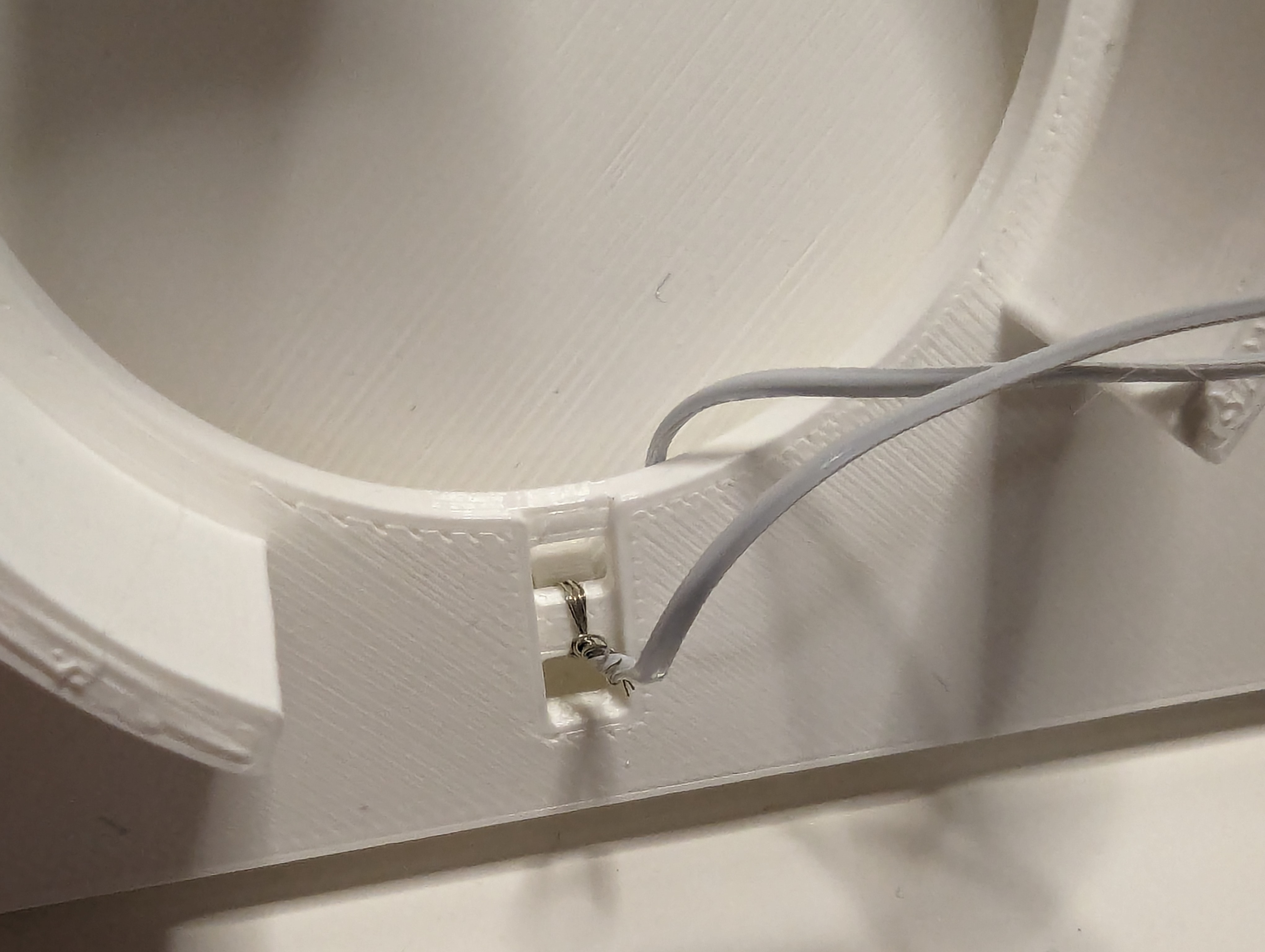 Công tắc gắn tường (tiếp điểm đẩy)