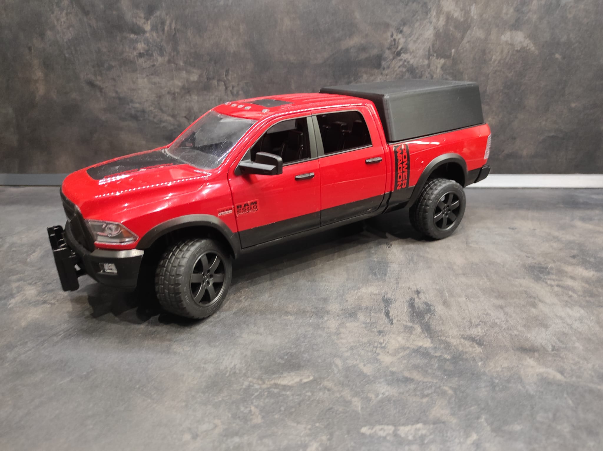 Nắp thùng xe Bruder RAM 2500