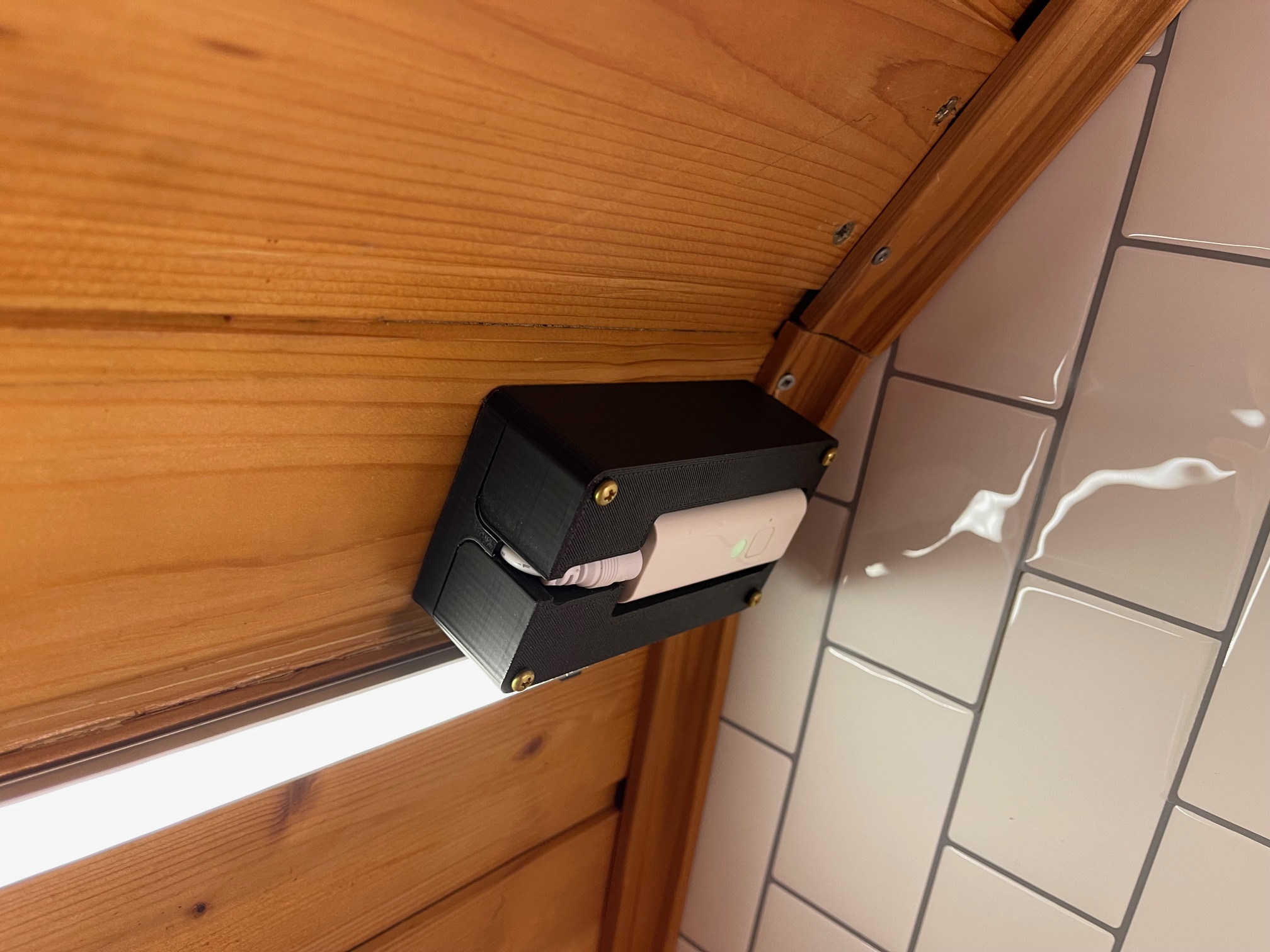 Hộp có lỗ khoét cho công tắc