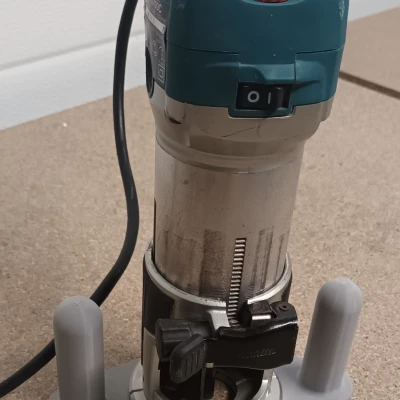 Giá đỡ hai tay cho máy Makita RT0700