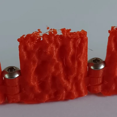 Tường Lửa, bản lề