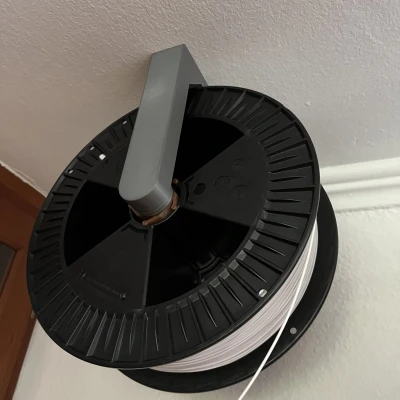 Giá đỡ cuộn dây treo trần nhà có thể thay đổi tay nắm