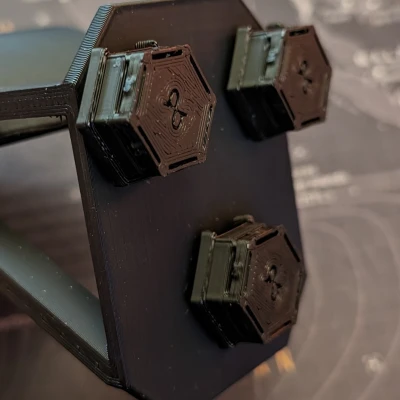 Giá Đỡ Cuộn Băng Keo Tổ Ong Treo Tường