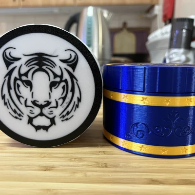 Hộp Đựng Nắp Vặn Chống Bụi Chống Nước Có Hình Chân Dung Hổ MMU