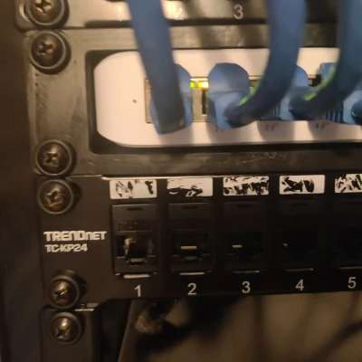 Giá đỡ rack 1U cho Unifi 8 Lite POE (USW-Lite-8-POE)