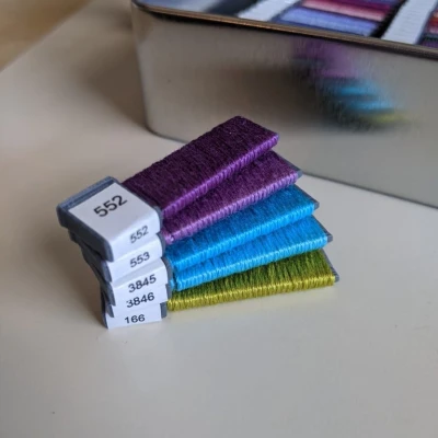 Mẫu Cuộn Chỉ Thêu Tháo Lắp Nam Châm