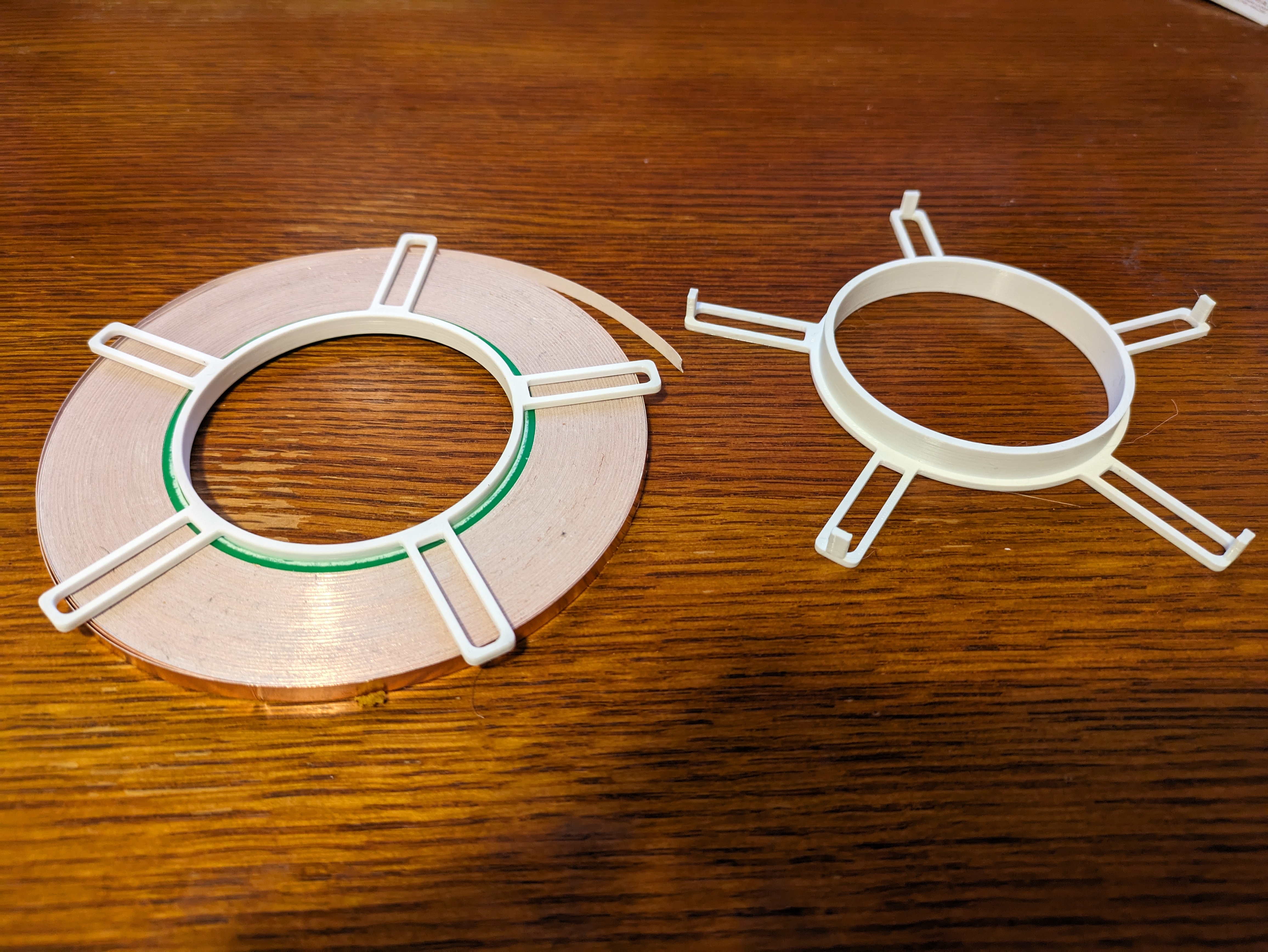 Giá Đỡ Cuộn Lá Đồng (Parametric)