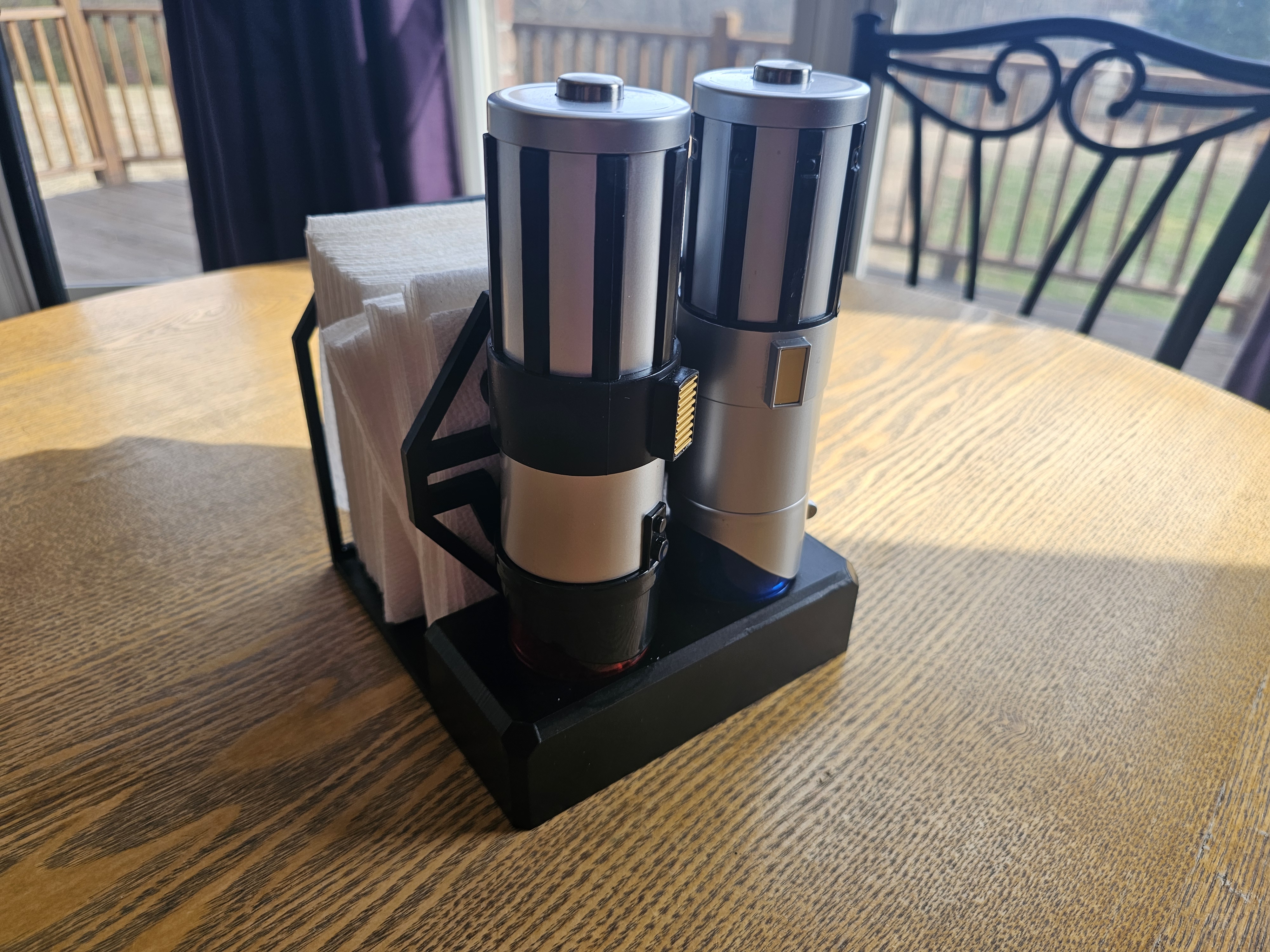 Giá Đựng Khăn Ăn / Máy Xay Muối Tiêu Star Wars