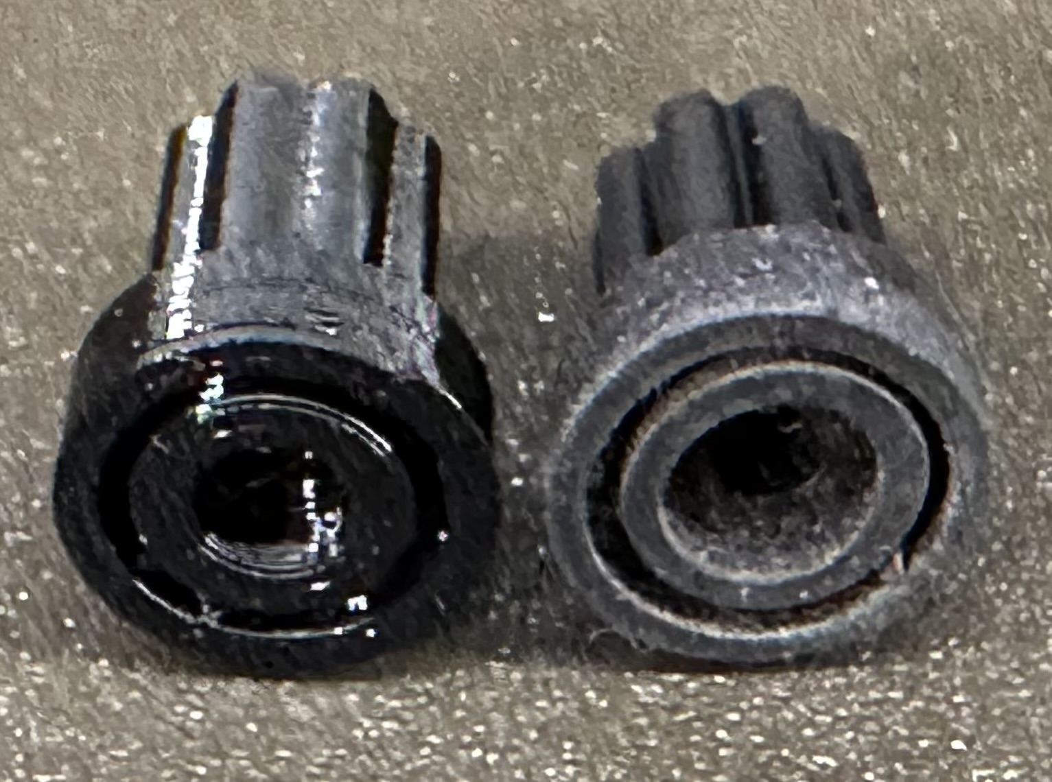 Chân đế máy xay cà phê bị mất... 14mm x 9mm có đế 4mm