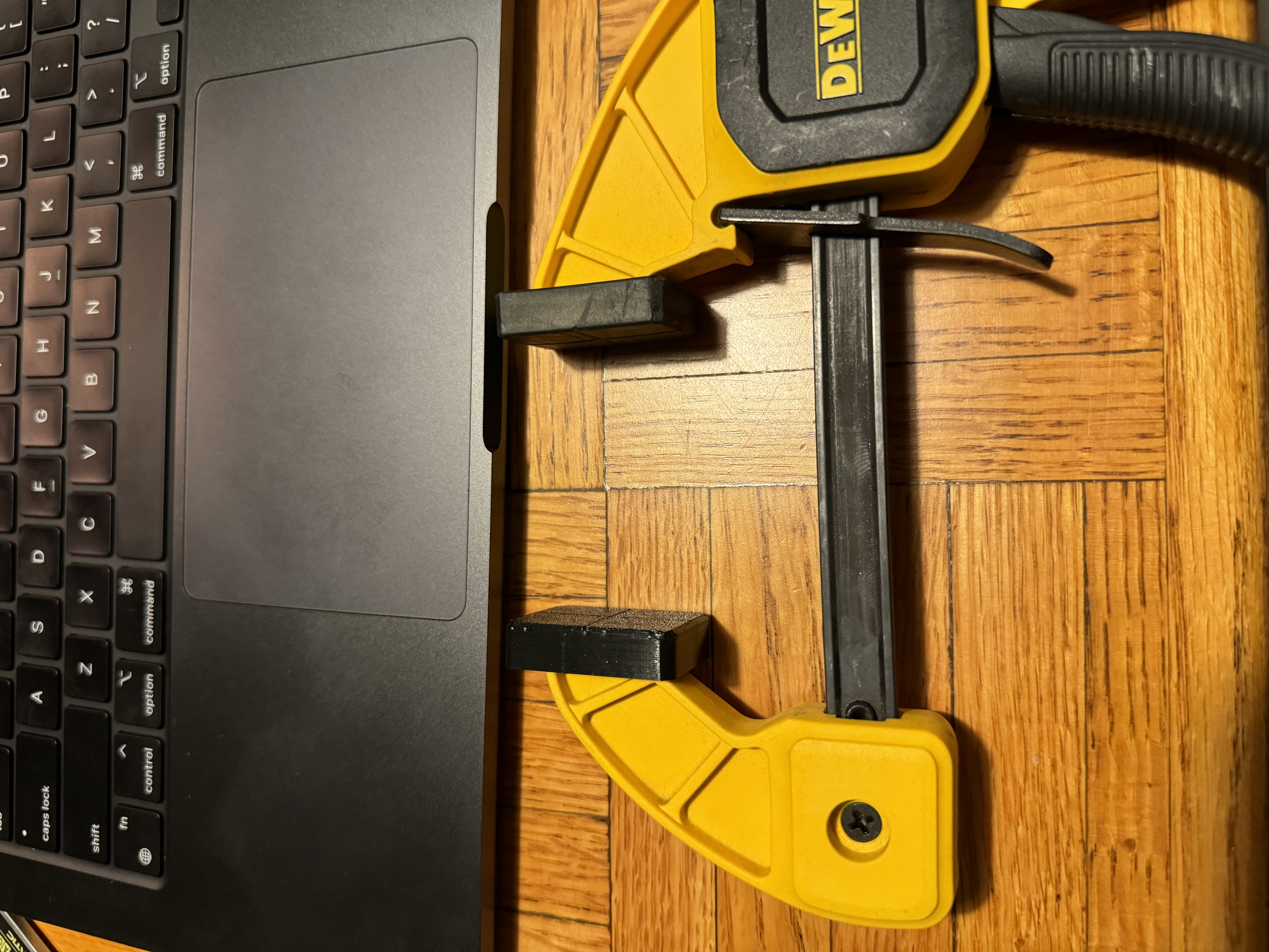 Chân Cao Su Thay Thế Cho Kẹp DeWalt