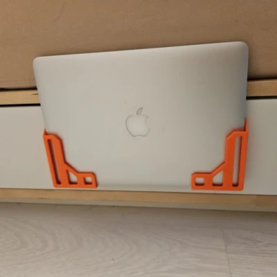 Kệ Đựng PC hoặc Máy Tính Bảng Gắn Tường