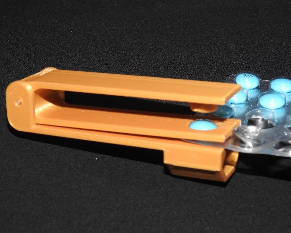 Máy tạo dụng cụ cắt thuốc 2 (OpenSCAD)