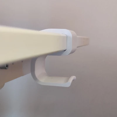 Móc treo tai nghe Corsair Virtuoso - Bàn IKEA BEKANT