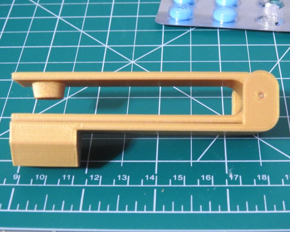 Máy tạo dụng cụ cắt thuốc 2 (OpenSCAD)