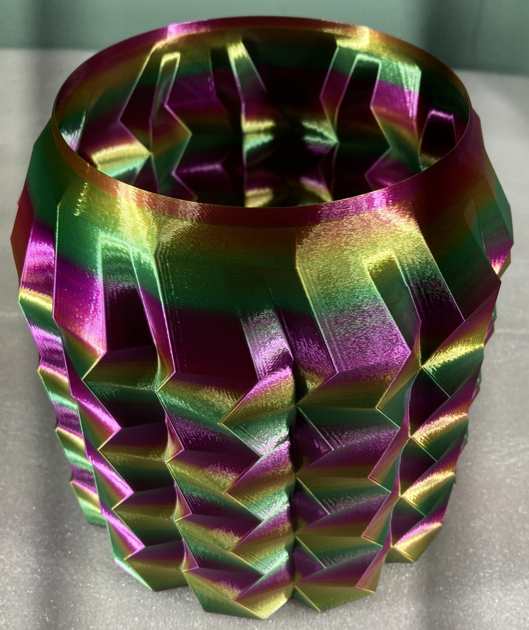 Chậu Hoa Hình Góc Cạnh