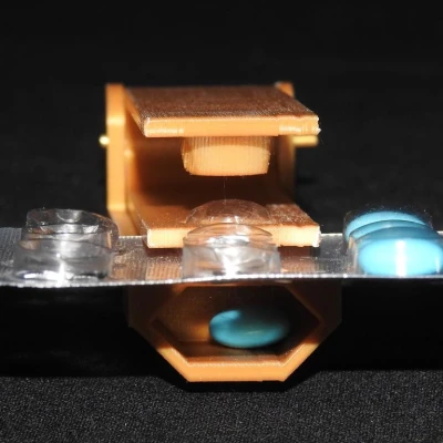 Máy tạo dụng cụ cắt thuốc 2 (OpenSCAD)