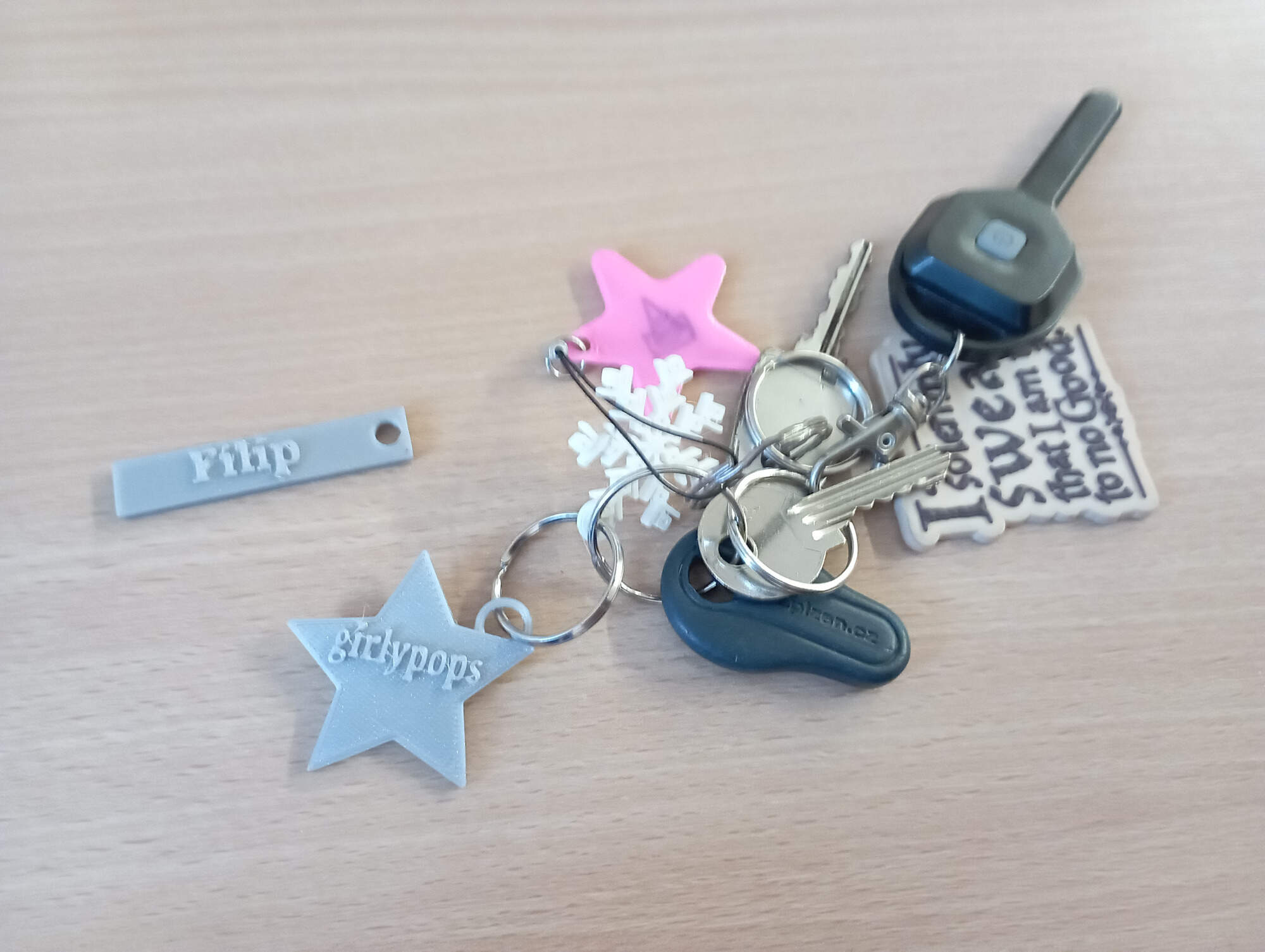 Móc Khóa và Dây Treo Chìa Khóa Lớp Học