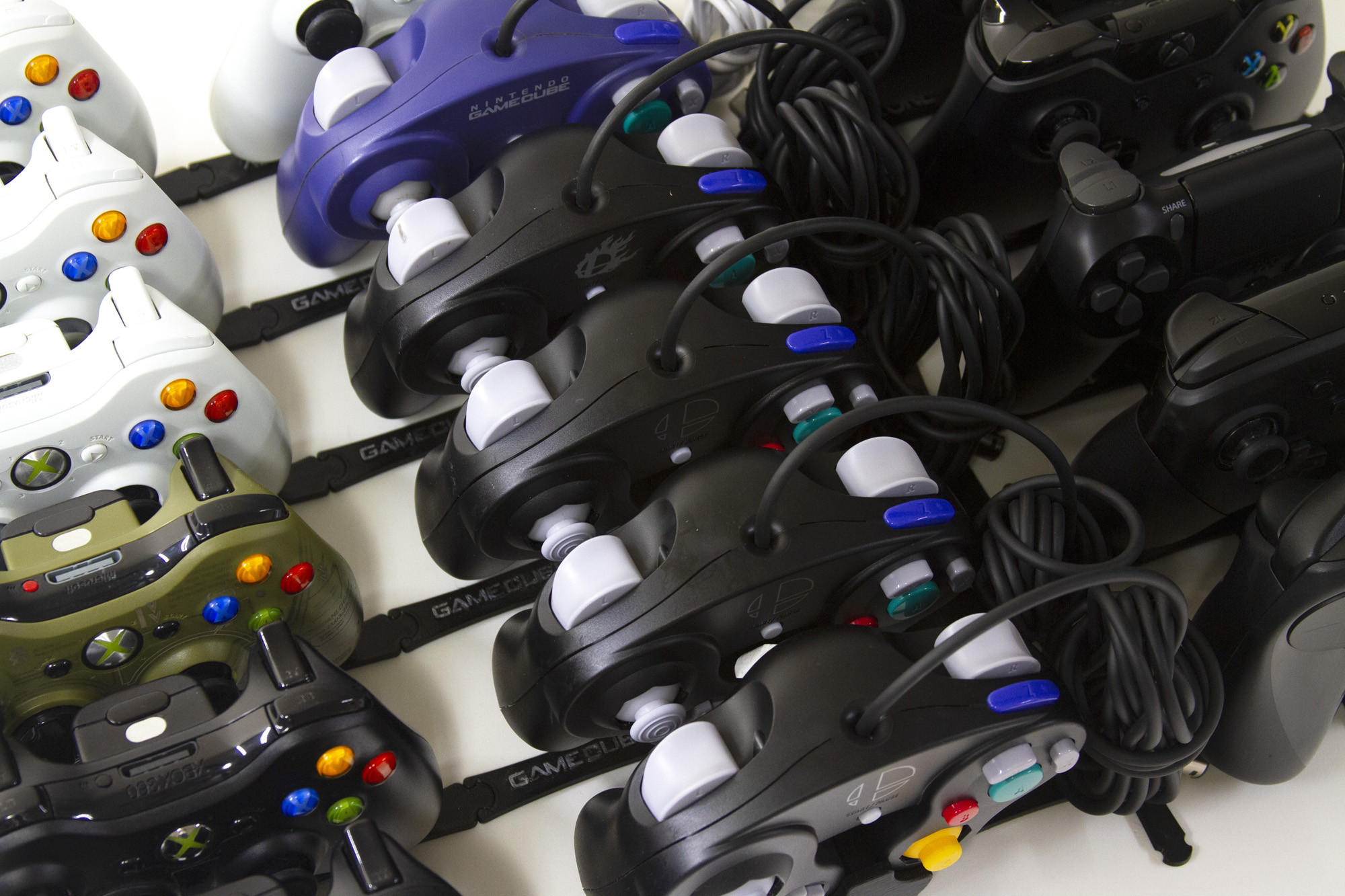 Giá đỡ tay cầm chơi game module cho nhiều hệ máy