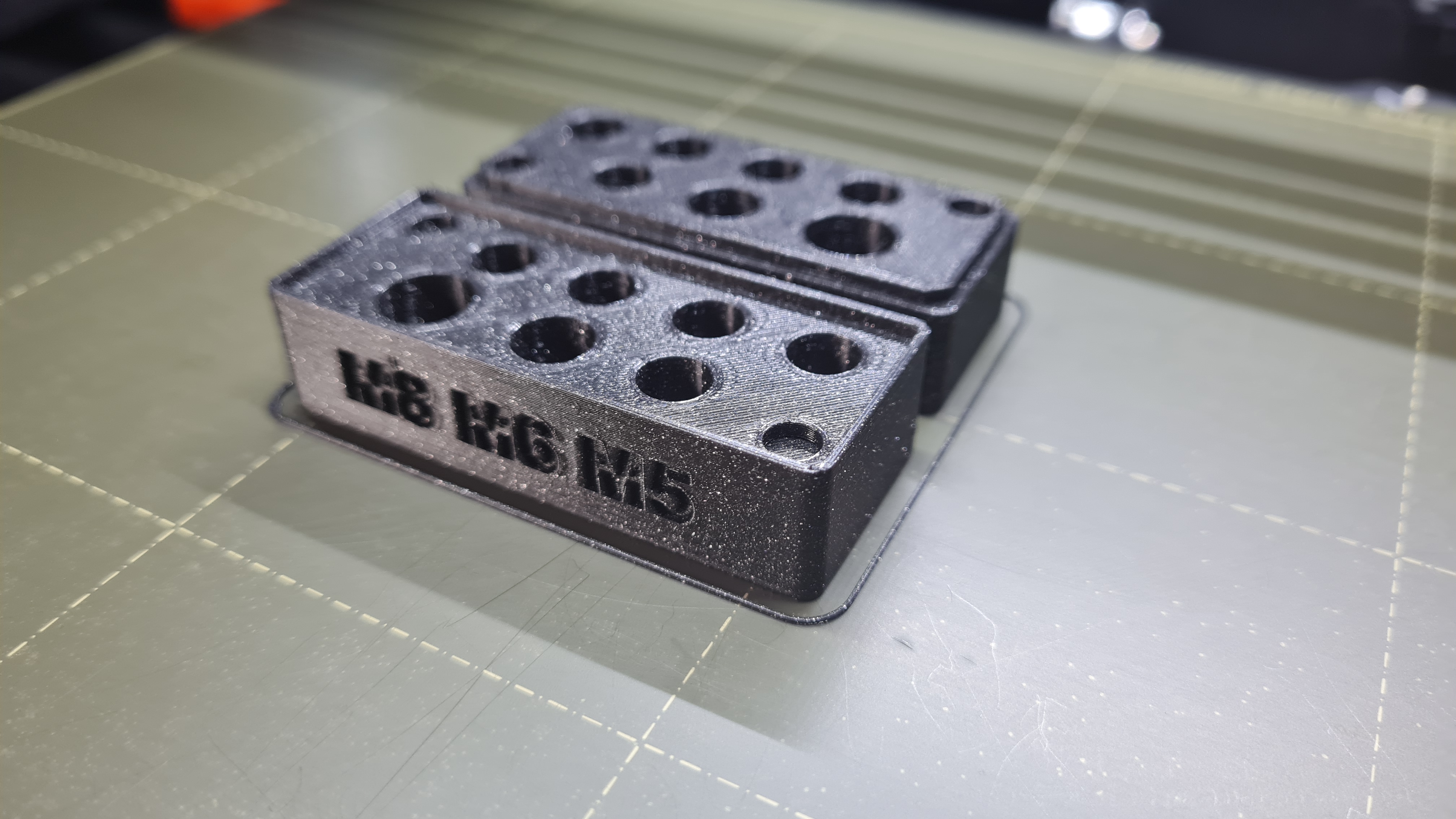 Hộp Đựng Dụng Cụ Chèn Ren Ruthex M2-M8