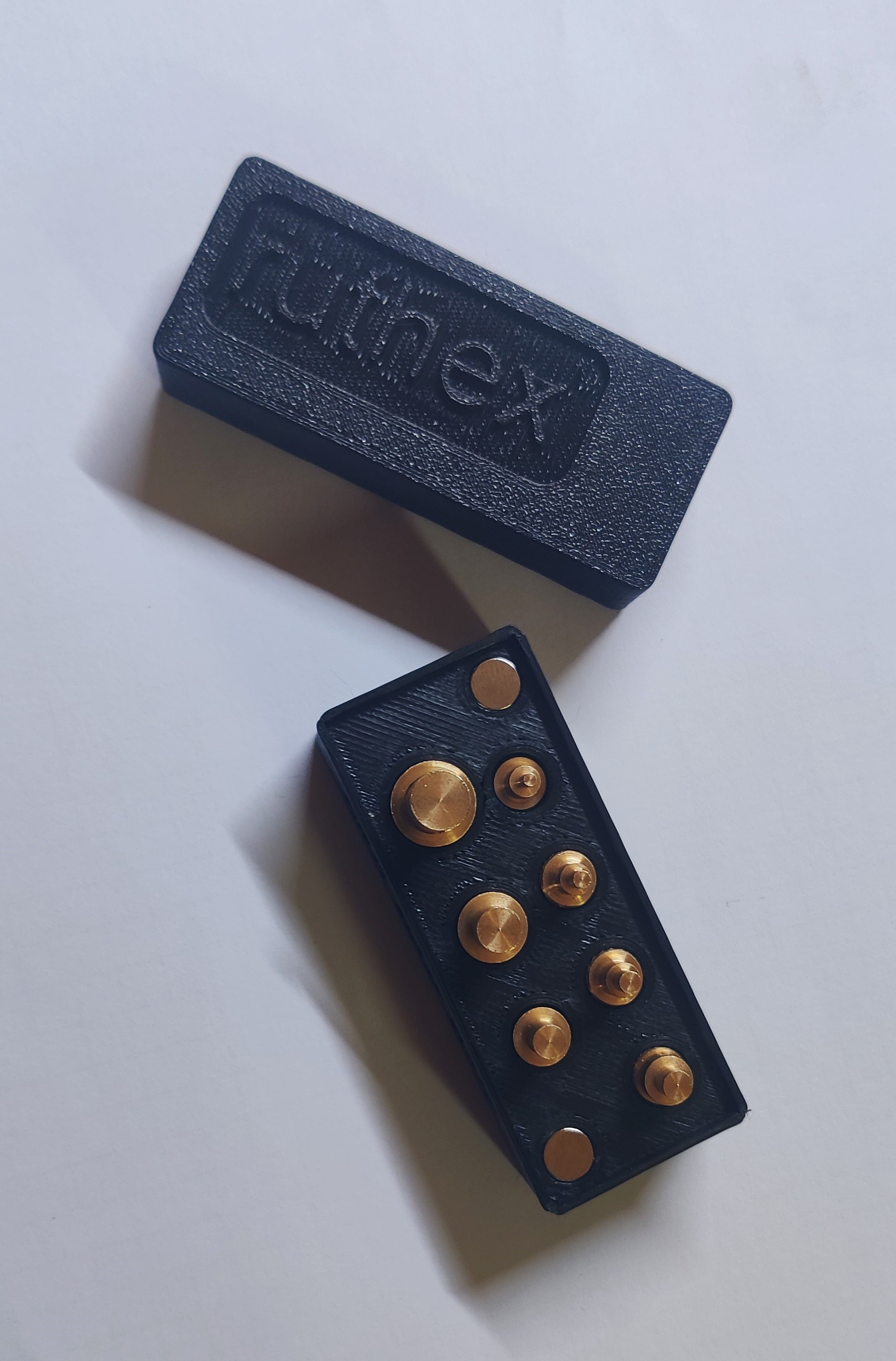 Hộp đựng dụng cụ ren Ruthex với nam châm 6x3