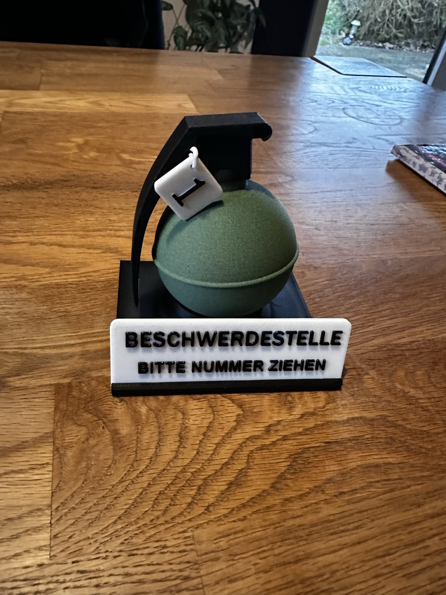 Tấm Gắn Tiếng Đức Cho Giá Đựng Lựu Đạn