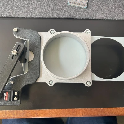 Giá Đỡ Cửa Chắn Bụi Tự Động