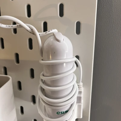 Máy bơm chân không Esun gắn bảng Skadis