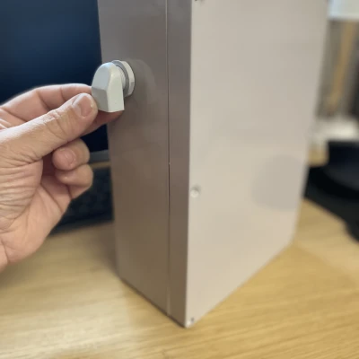 Giá đỡ Unifi U6+ cho hộp chống thời tiết tự chế