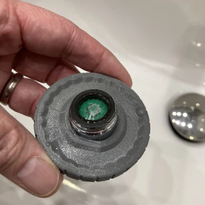 Tay nắm thay đầu lọc nước