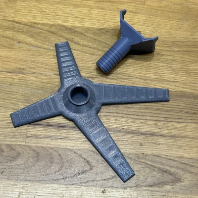 Tay cầm DJI Mini 3 Pro để hạ cánh trên thuyền