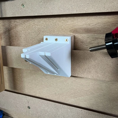 Giá treo dụng cụ đo tiết kiệm không gian