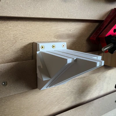 Giá treo dụng cụ đo tiết kiệm không gian