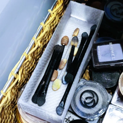 Tô đựng cọ rửa mặt