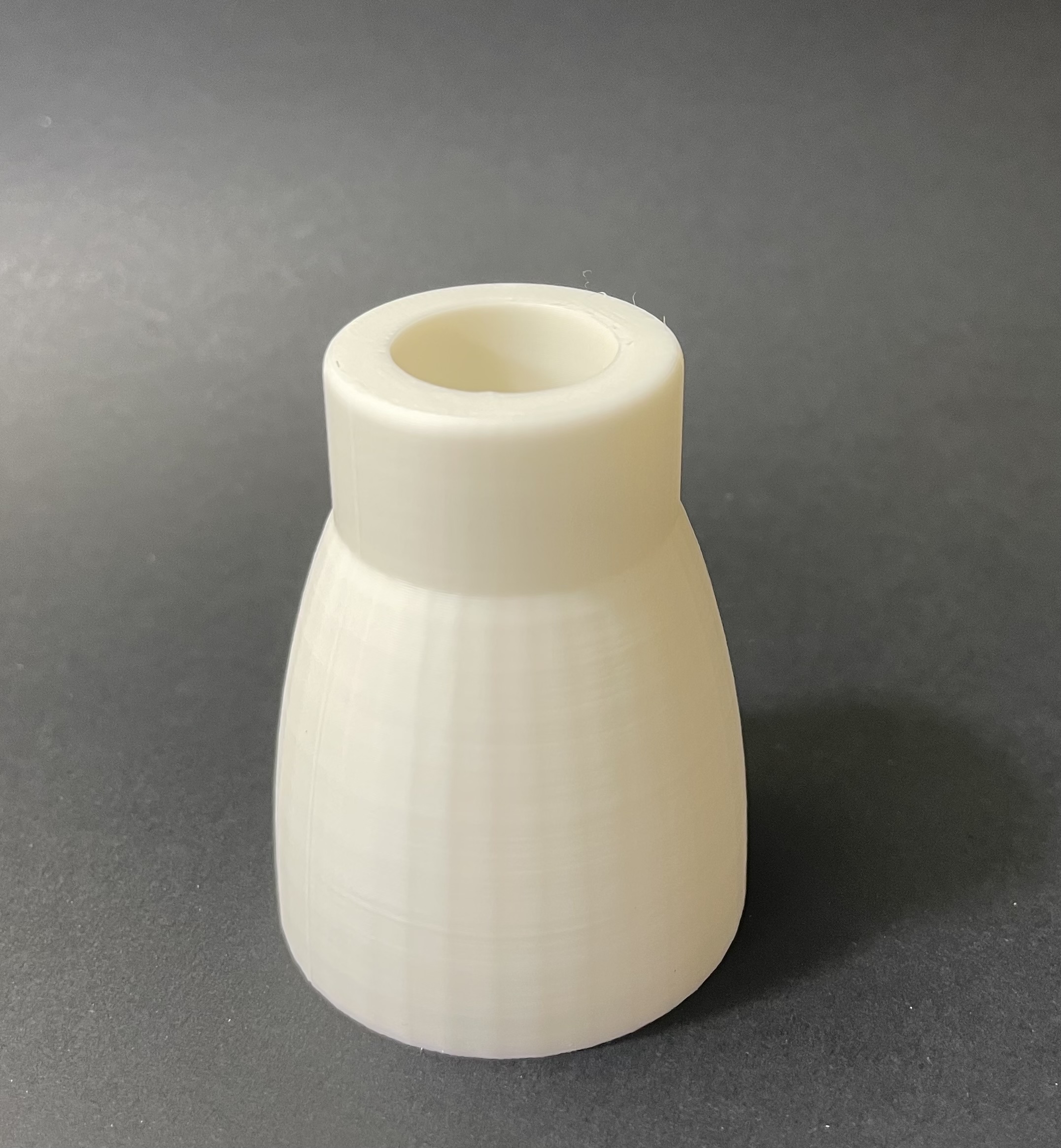 Chân Đế Giữ Chai Keo Úp Ngược