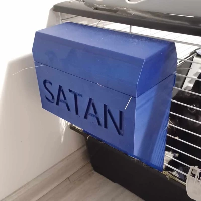 Giá đỡ/Khay cỏ khô có nắp