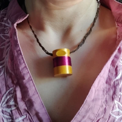 Mặt dây chuyền có hộp đựng