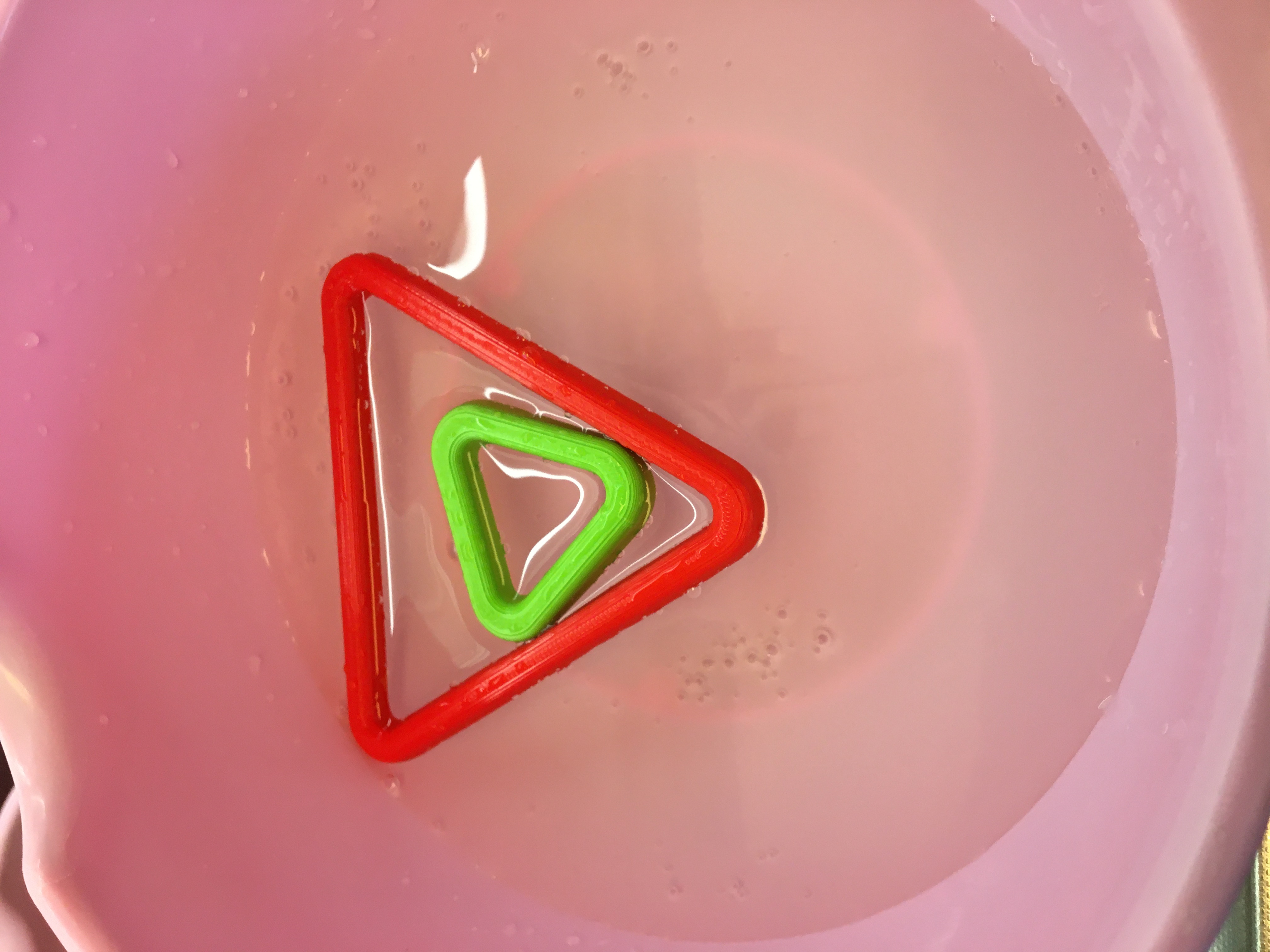 Cổng Cá Hình Tam Giác