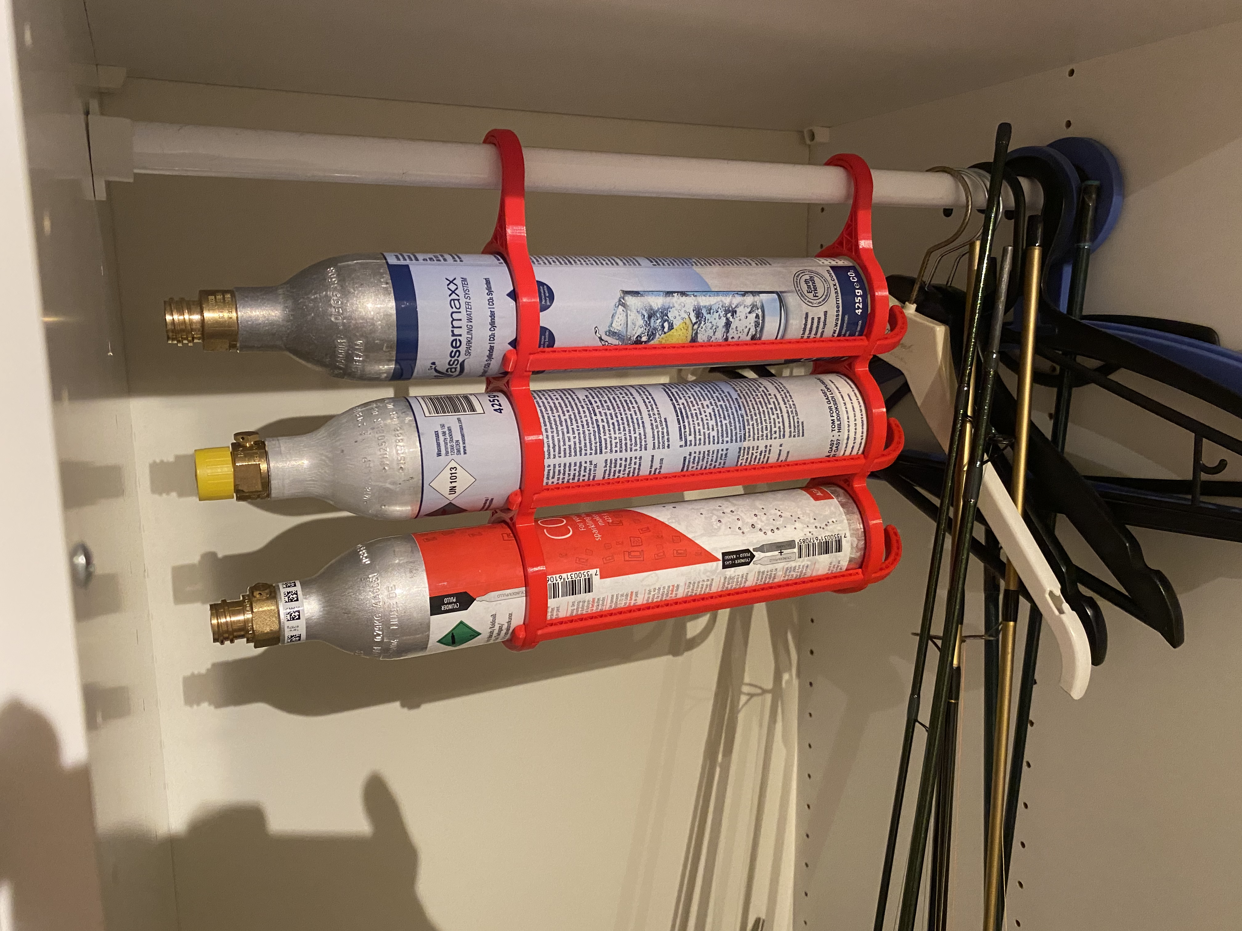 Giá Treo Móc Áo Cho Chai Sodastream (60L)