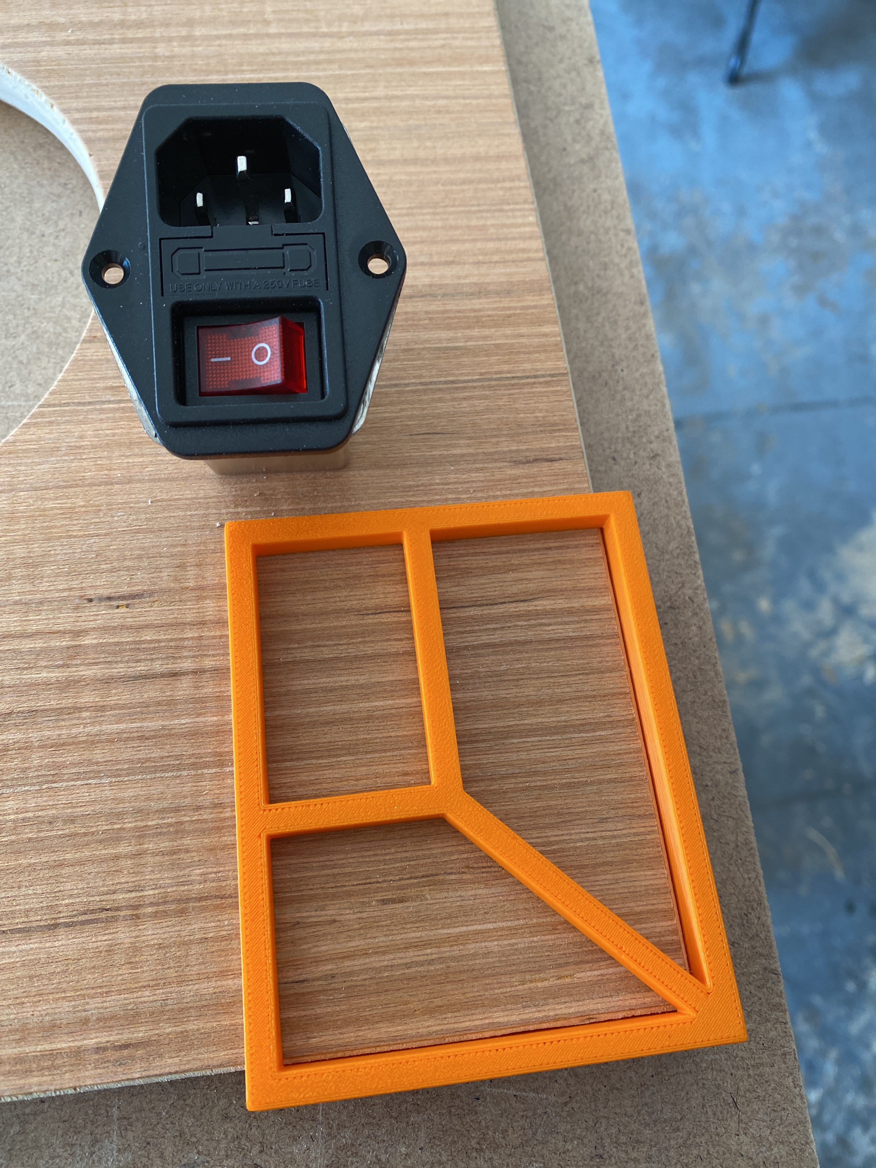 Khuôn phay cho công tắc nguồn / bộ lọc nguồn - Máy Pin ảo (VPin) 45x45mm