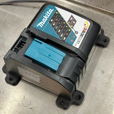 Giá đỡ sạc Makita