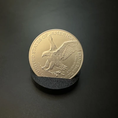 Chân Đế Tiền Bạc American Silver Eagle