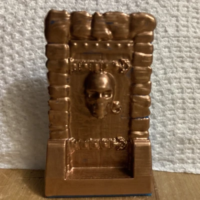 Cửa Gỗ & Kim Loại HeroQuest có Đầu Lâu